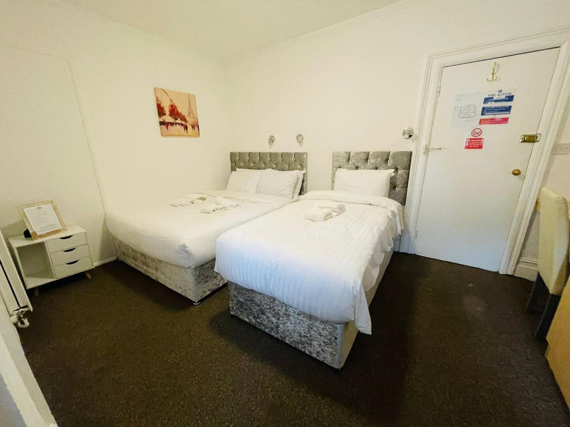 Star Hotel, South Leicester Exteriör bild