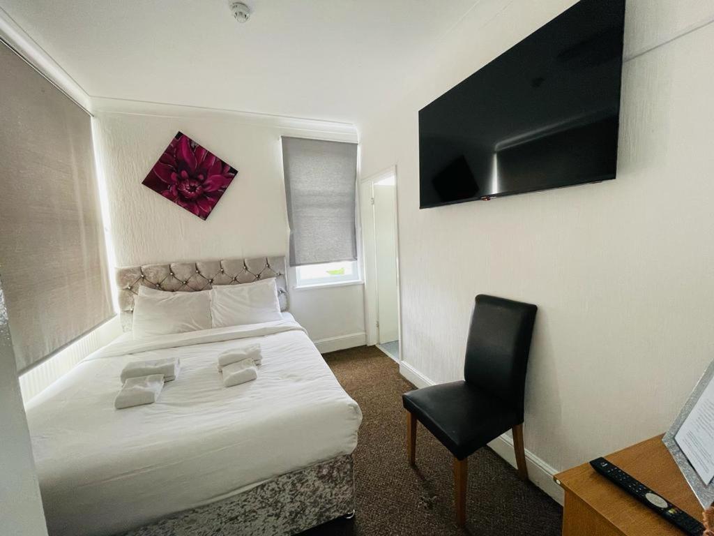 Star Hotel, South Leicester Exteriör bild